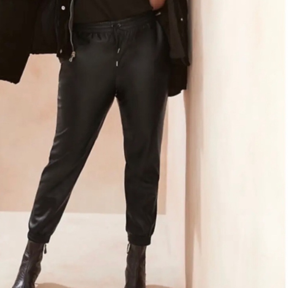 Banana Republic Black Vegan Faux Leather Jogger Pants Sz MP medium petite - Picture 2 of 11